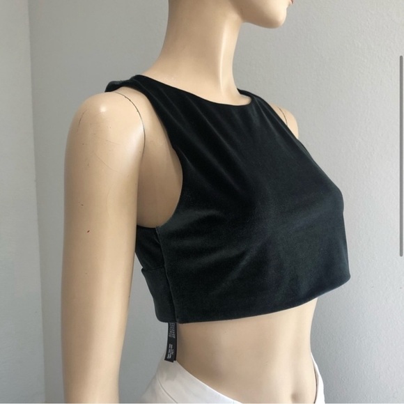 NEW Victoria Sport green top open back size:L - Picture 3 of 12